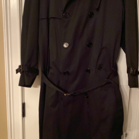 Perusal size 42 trenchcoat with detachable belt. Excellent condition. - Picture 6 of 9
